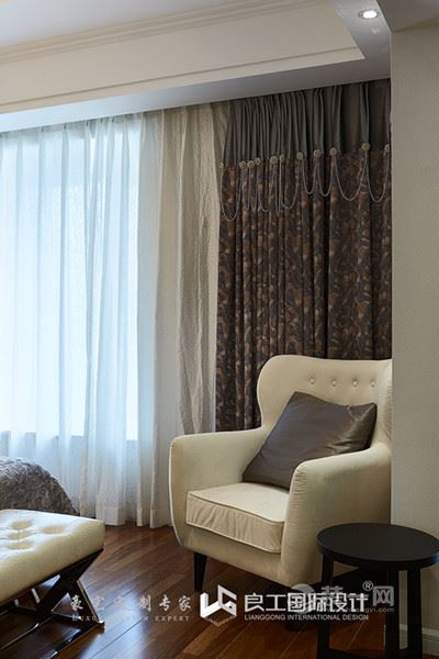 乍一看黑乎乎一片类似何以笙的家杭州江南文苑大户型装修