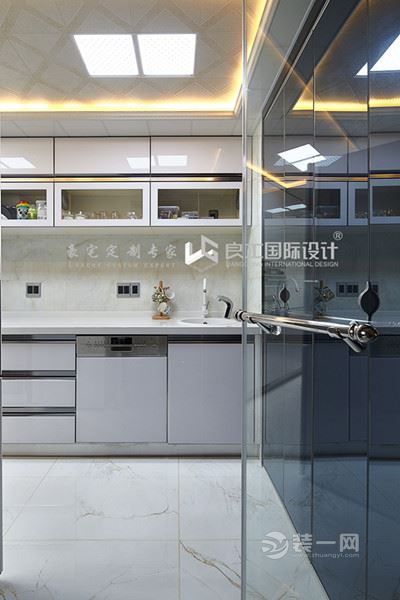 乍一看黑乎乎一片类似何以笙的家杭州江南文苑大户型装修