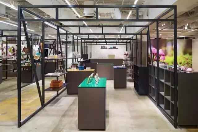 设计书单丨从被玩坏的拼字瓶说起,设计师如何让你愉快地剁手