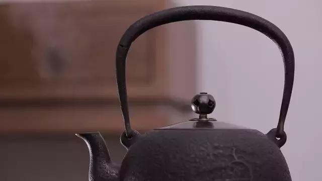 铁壶开壶养壶视频,铁壶如何开壶才不生锈