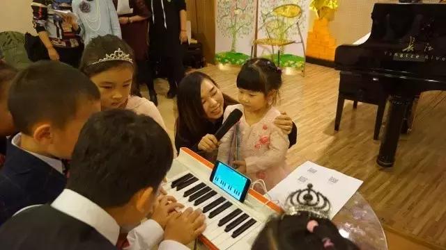 “为爱而生，让成长更健康”——72变智能硬件体验活动圆满成功