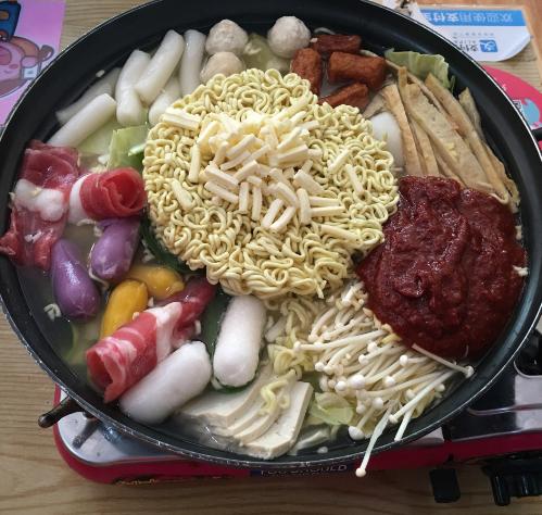 火锅年糕不辣的家常做法,年糕里韩式年糕辣火锅