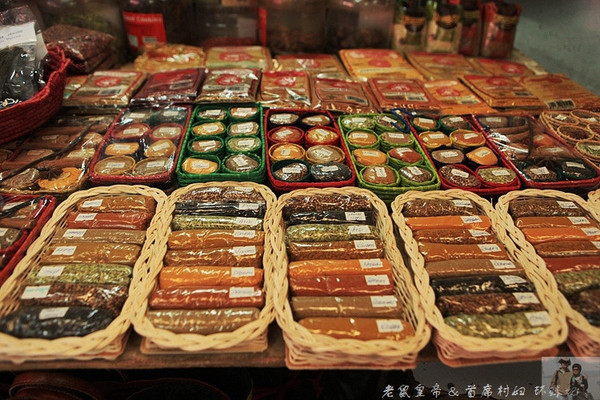 在外国街头演唱中国乐器,在外国街头演奏市集音乐