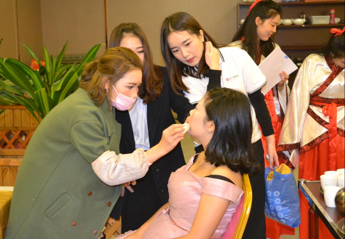 iphone7奖优秀员工不豪，42张图看爱唯2017年会