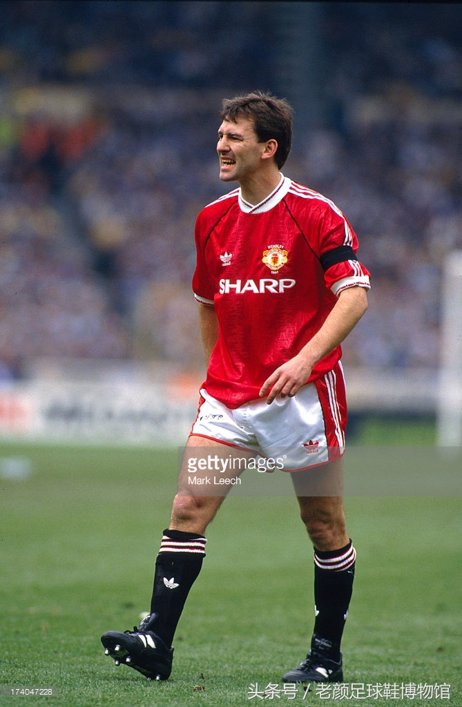 门外汉nb踏入足球市场是自找没趣？其实它也是30年球鞋老司机