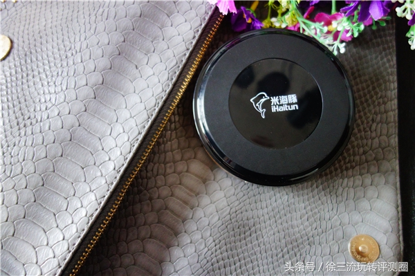 有了米海豚至尊系列无线充电器U405从此手机充电进入无线时代