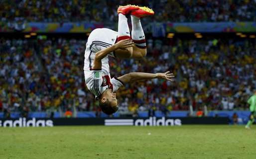 天下足球十大经典庆祝动作劳尔,世界足坛十大霸气庆祝