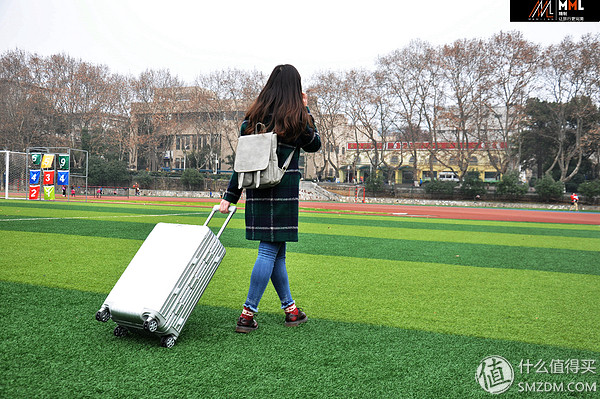 国产箱包性价比高,国产的箱包拉杆箱