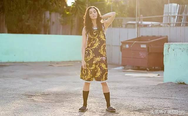 Supreme吃了LV的官司，绑了水原希子，却征服了Kate