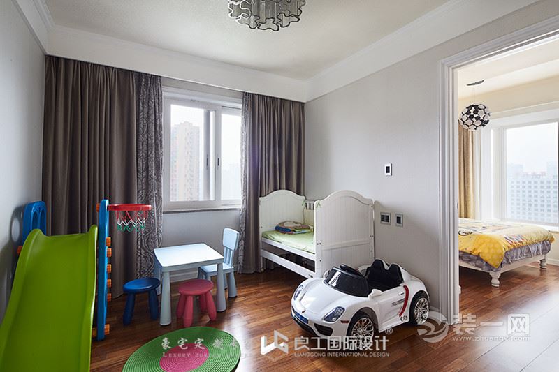 乍一看黑乎乎一片类似何以笙的家杭州江南文苑大户型装修