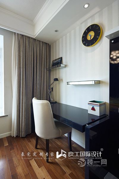 乍一看黑乎乎一片类似何以笙的家杭州江南文苑大户型装修