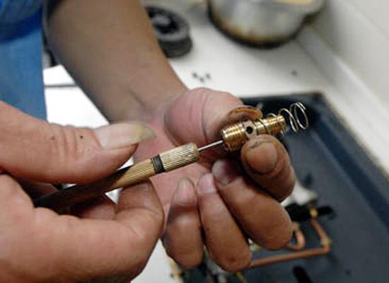 燃气灶开关时有异响怎么回事,燃气灶出现异响一定要注意