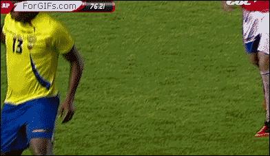 足坛中那些令人啼笑皆非的假摔，你不笑算我输