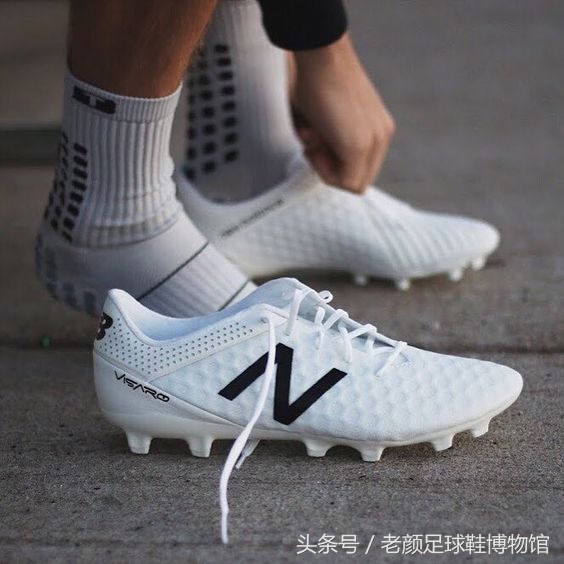 门外汉nb踏入足球市场是自找没趣？其实它也是30年球鞋老司机