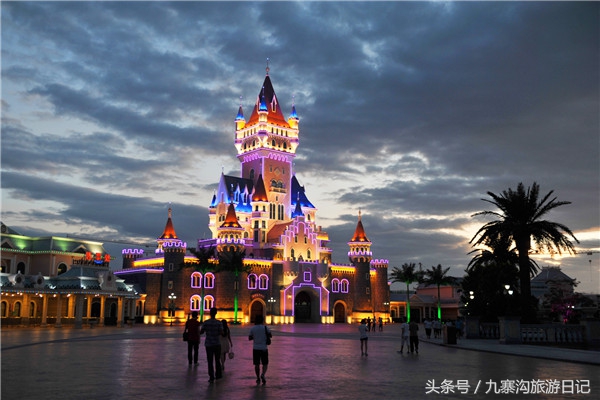 厦门唯一一个有海且叫厦门的城市,厦门是个风景优美的城市