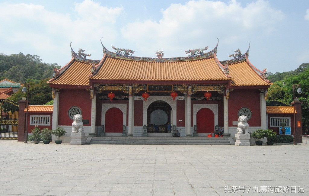 厦门唯一一个有海且叫厦门的城市,厦门是个风景优美的城市