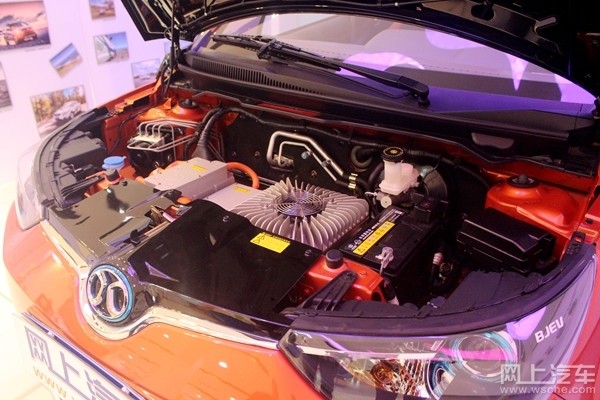 北汽新能源纯电动车EC180上市，补贴后售4.98万起！