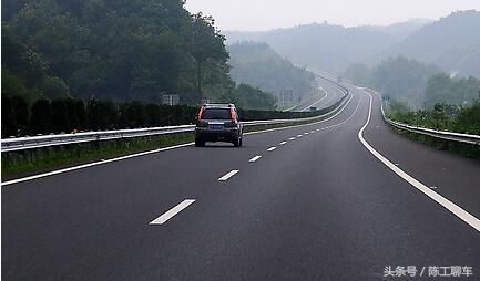 跑高速长途如何避免犯困,跑高速最容易犯困怎么能提神搞笑