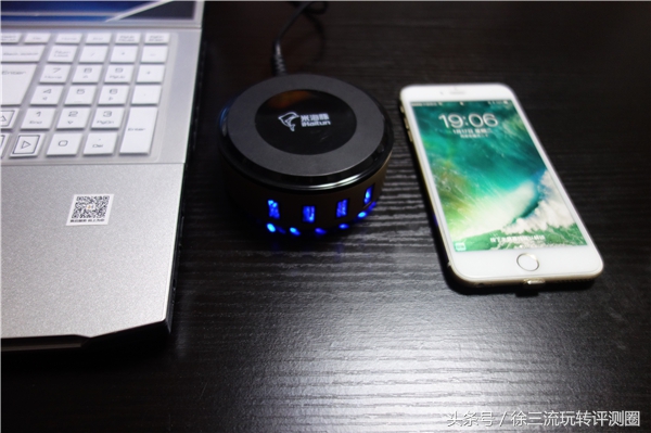 有了米海豚至尊系列无线充电器U405从此手机充电进入无线时代