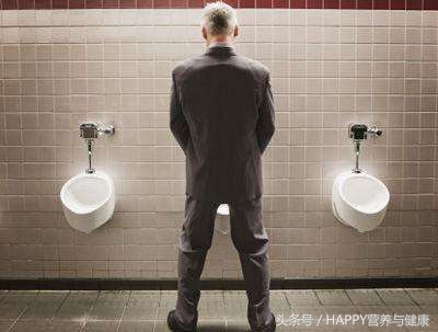 尿血尿频尿起泡怎么回事,尿频尿血还有血块是怎么回事