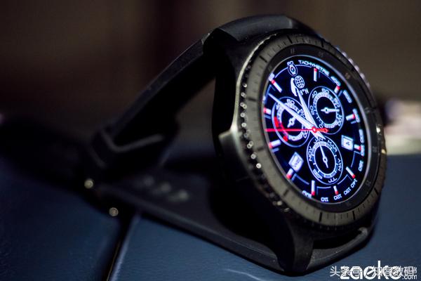 三星GearS3评测：最强智能手表之一，但依然鸡肋