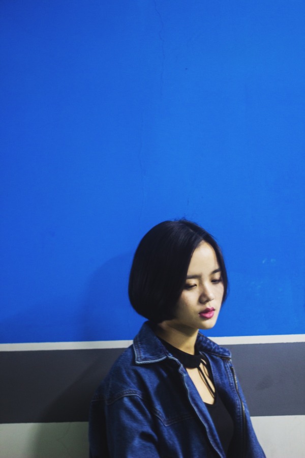 头发不长不短尴尬期怎么弄低马尾,头发不长不短尴尬期