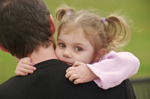 孩子在成长过程中怕生该怎么办，这三点很重要