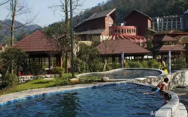 对不起，我们就爱待在成都！