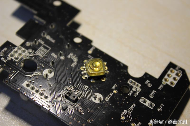 雷蛇帝王蟒微动鼠标更换,雷蛇蝰蛇鼠标更换微动视频