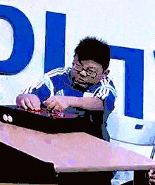 今天的沪深上证指数,沪深指数全天v型走势