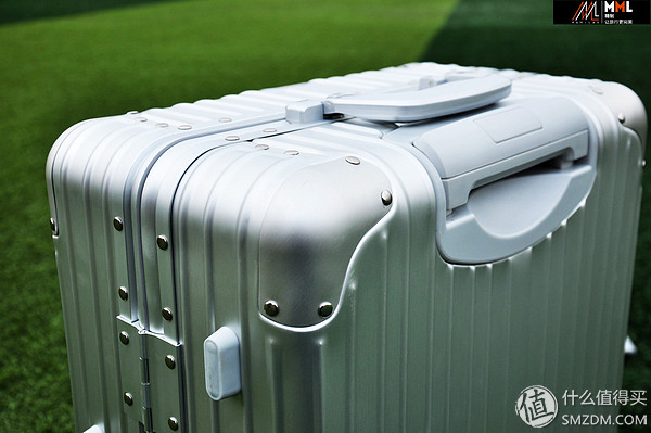 国产箱包性价比高,国产的箱包拉杆箱