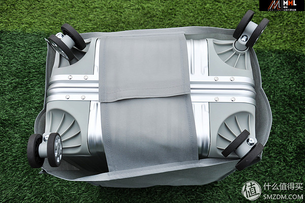 国产箱包性价比高,国产的箱包拉杆箱