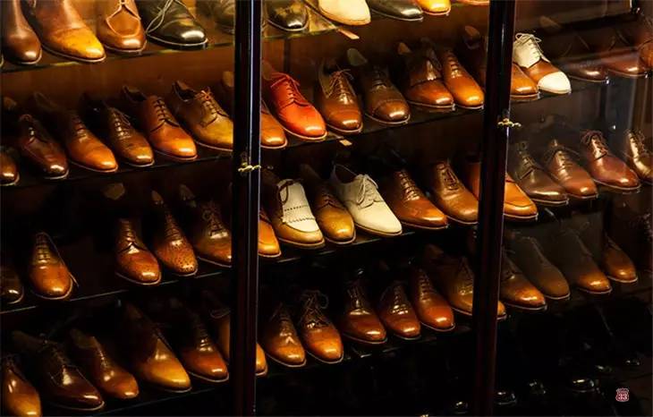 「WST干货」想要了解一个金融男生的品味，看看他穿的鞋子