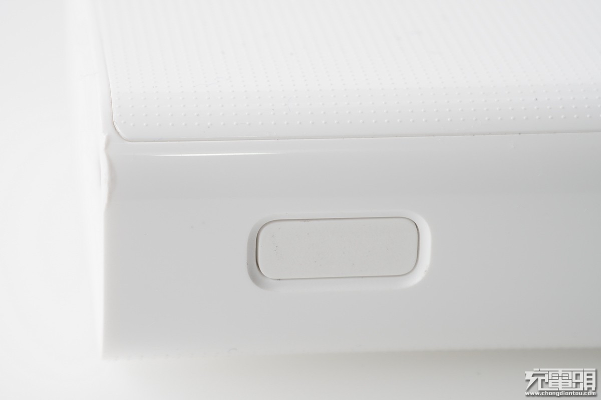 小米移动电源3拆解20000毫安,小米移动电源out1和out2