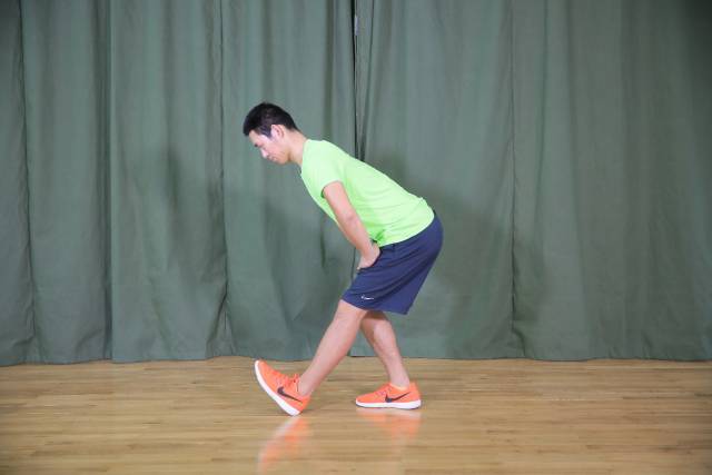 跑后正确拉伸动作教程避免粗腿,如何短跑后拉伸