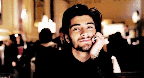 怎么挑眉比较帅,挑眉怎么练男生