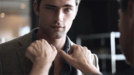 怎么挑眉比较帅,挑眉怎么练男生