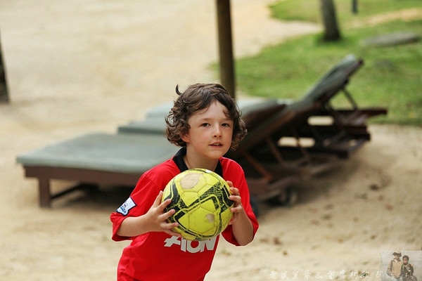 在外国街头演唱中国乐器,在外国街头演奏市集音乐