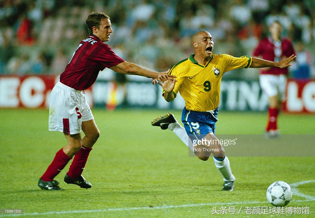 门外汉nb踏入足球市场是自找没趣？其实它也是30年球鞋老司机