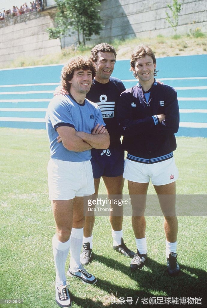 门外汉nb踏入足球市场是自找没趣？其实它也是30年球鞋老司机