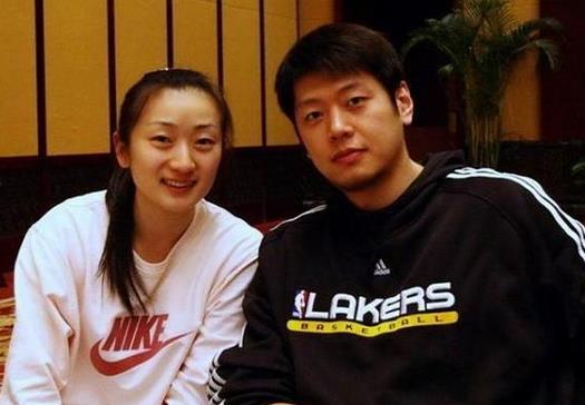 杨鸣最新生活完整视频,杨鸣和妻子结婚多久