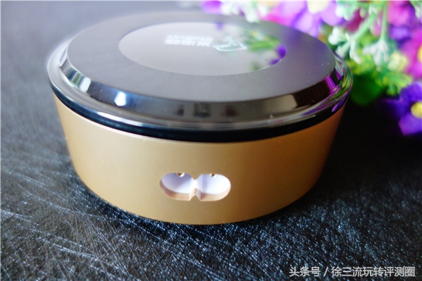 有了米海豚至尊系列无线充电器U405从此手机充电进入无线时代