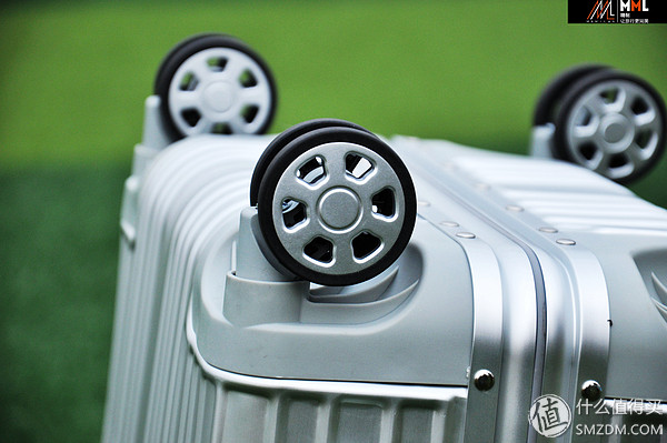 国产箱包性价比高,国产的箱包拉杆箱