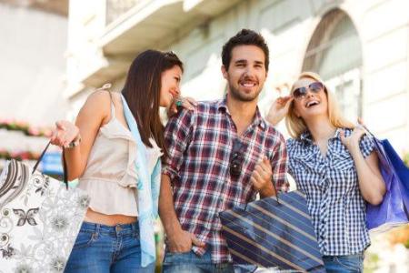 最容易把你当好友的生肖男,最能和异性亲近的生肖男