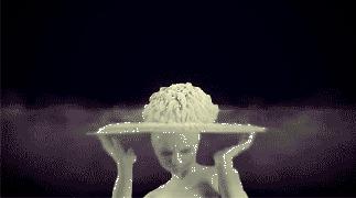 设计书单丨从被玩坏的拼字瓶说起,设计师如何让你愉快地剁手