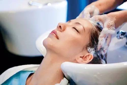 一梳头掉一把发?别慌!你该试试这三招!