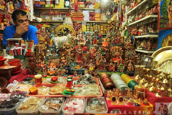 在外国街头演唱中国乐器,在外国街头演奏市集音乐