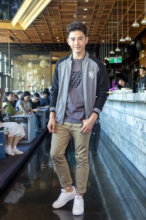 刘德华最新同款鞋子,刘德华同款adidas球鞋