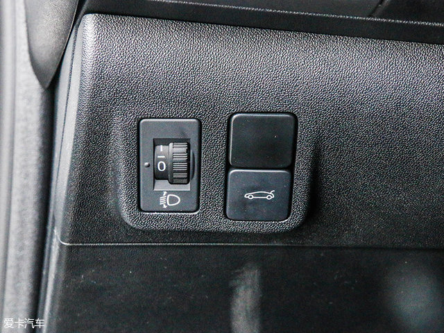 爱丽舍新款和老款对比,10款爱丽舍对比全新爱丽舍