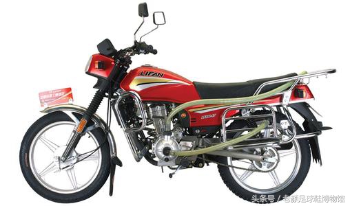 门外汉nb踏入足球市场是自找没趣？其实它也是30年球鞋老司机